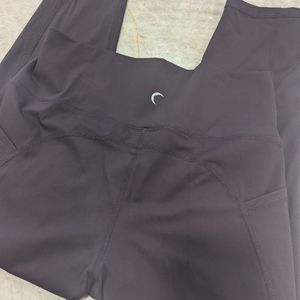 Zyia Wine Brilliant Pocket Capri